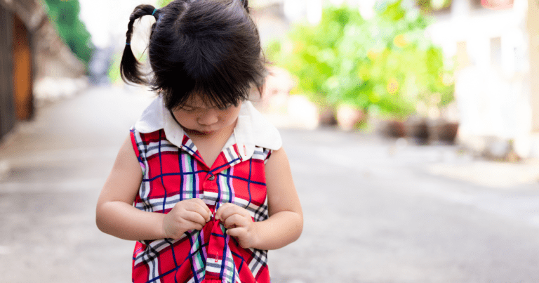 Kỹ năng tự chăm sóc bản thân cho bé 3 tuổi