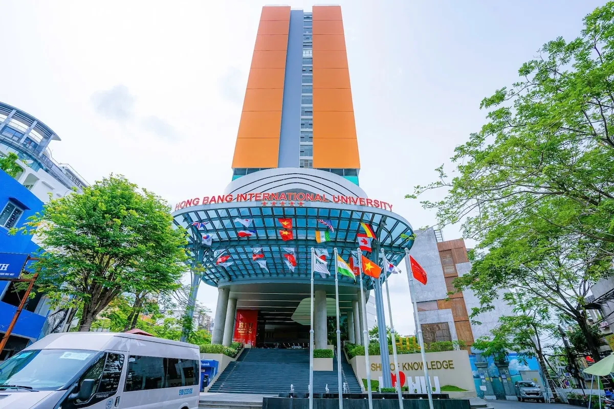 1 toà nhà HIU - đại học rmit - 2