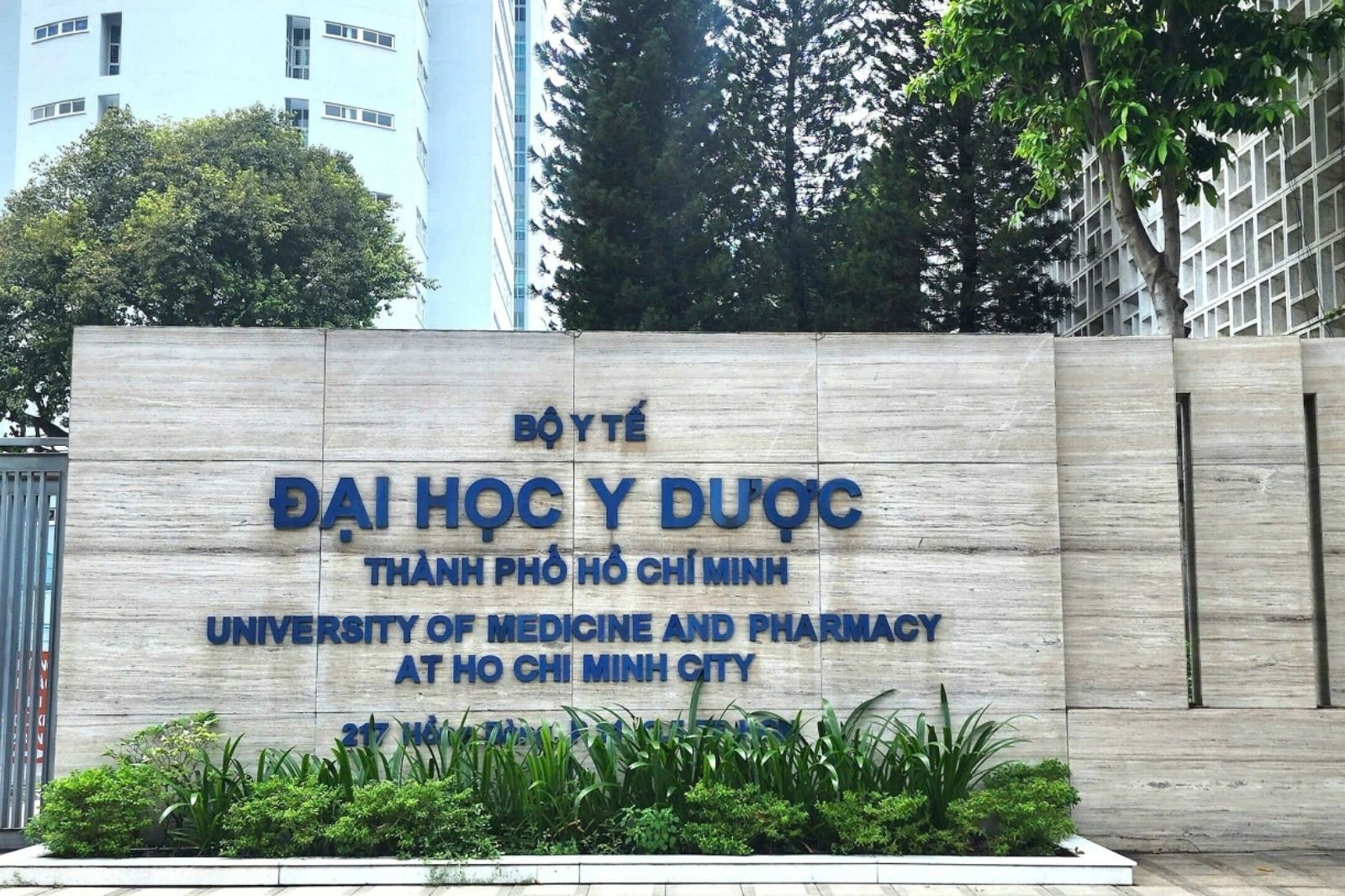 dai hoc y duoc tphcm 1 - Đại học y dược - 1